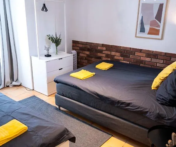 Spacious In Urban Location * Hamburg
